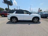 New 2025 Nissan Pathfinder Platinum image 2