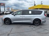 Used 2020 Chrysler Pacifica Touring-L Plus w/ Advanced Safetytec Group image 2