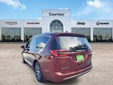 Used 2022 Chrysler Pacifica Pinnacle image 3