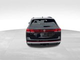 New 2025 Volkswagen Atlas Peak Edition SE image 6