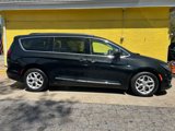 Used 2017 Chrysler Pacifica Touring-L w/ Tire & Wheel Group image 4
