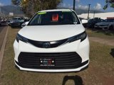 Used 2023 Toyota Sienna LE image 2