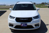 Used 2022 Chrysler Pacifica Touring-L image 2