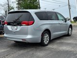 Used 2023 Chrysler Voyager LX image 3