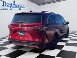 Used 2022 Toyota Sienna XSE image 5