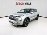 New 2024 Mitsubishi Outlander SE image 3