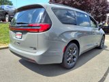 New 2025 Chrysler Pacifica Limited image 2