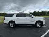 Used 2023 Chevrolet Suburban Premier image 3