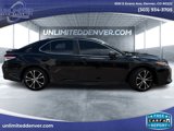 Used 2020 Toyota Camry SE image 2