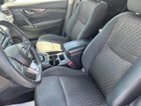 Used 2018 Nissan Rogue SV image 6