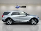 Used 2022 Ford Explorer XLT w/ Equipment Group 202A image 3