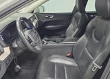 Used 2022 Volvo XC60 B5 Inscription image 3