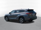 Used 2022 Toyota Highlander XLE image 5