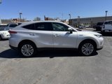 Used 2021 Toyota Venza Limited image 2