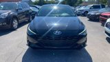 Used 2022 Hyundai Elantra SEL w/ Convenience Package image 2