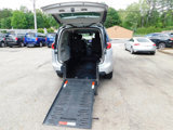 Used 2022 Chrysler Pacifica Touring-L image 2