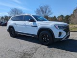 New 2025 Volkswagen Atlas Peak Edition SE image 2