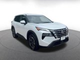 Used 2024 Nissan Rogue SV image 3