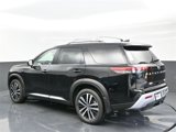 New 2025 Nissan Pathfinder Platinum image 3