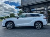 Used 2025 Toyota Highlander XLE image 2