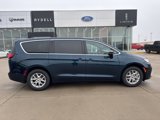 New 2025 Chrysler Pacifica Select image 2