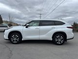 Used 2023 Toyota Highlander XLE image 3