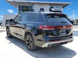 New 2025 Volkswagen Atlas Peak Edition SE image 3
