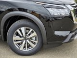 New 2025 Nissan Pathfinder SL image 3