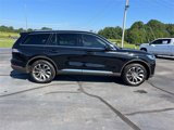 Used 2025 Lincoln Aviator AWD w/ Equipment Group 101A image 2