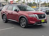 New 2025 Nissan Pathfinder Platinum image 3