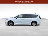 Used 2023 Chrysler Pacifica Touring-L image 4