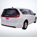 New 2025 Chrysler Pacifica Select image 4