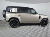 Used 2025 Land Rover Defender 110 image 4