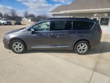 Used 2023 Chrysler Pacifica Limited image 4