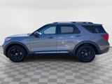 Used 2023 Ford Explorer XLT image 4
