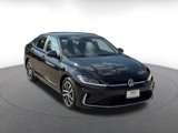 Used 2025 Volkswagen Jetta SE image 3