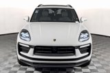 Certified 2024 Porsche Macan image 2
