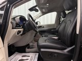 Used 2024 Chrysler Pacifica Touring-L image 4