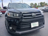Used 2017 Toyota Highlander SE image 2
