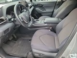 Used 2023 Toyota Highlander LE image 5