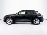 Certified 2024 Porsche Macan image 2