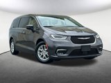 Used 2023 Chrysler Pacifica Touring-L image 2