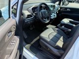 New 2026 Chrysler Pacifica Select image 4