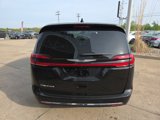 Used 2025 Chrysler Pacifica Select image 6