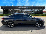 Used 2021 Volkswagen Passat 2.0T R-Line image 3