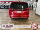 New 2025 Chrysler Pacifica Select image 4