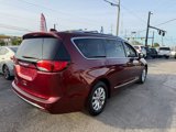 Used 2018 Chrysler Pacifica Touring-L image 6
