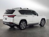 Used 2025 Lexus LX 700h Luxury image 3