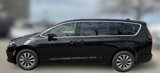 New 2025 Chrysler Pacifica Select image 3