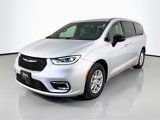 New 2026 Chrysler Pacifica Select image 4